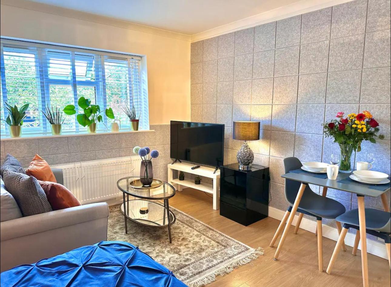 Stunning Business Travellers En-suite Bathroom Garden View * Londra